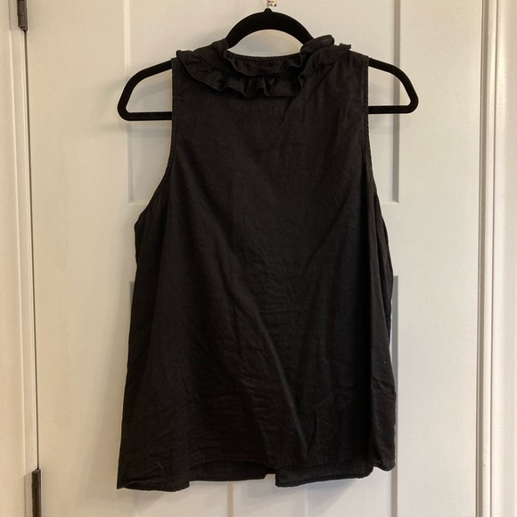 Old Navy Ruffled Sleeveless Top - Picture 6 of 6